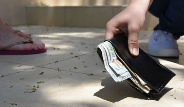 Nhặt được tiền đánh con gì? Điềm báo khi nhặt tiền Ku Casino